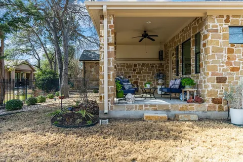 $595,000 | 23 Prestonwood Circle, Lakeway, TX 78734