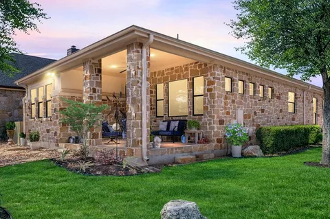 $595,000 | 23 Prestonwood Circle, Lakeway, TX 78734