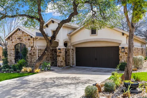 $595,000 | 23 Prestonwood Circle, Lakeway, TX 78734