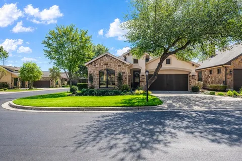 $595,000 | 23 Prestonwood Circle, Lakeway, TX 78734