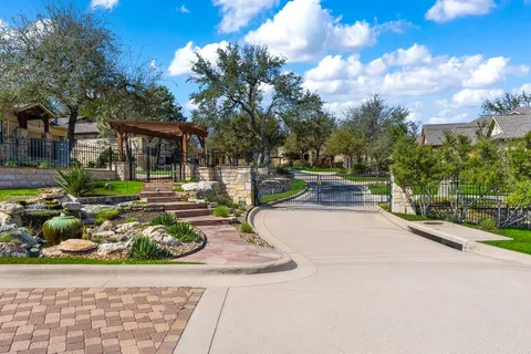 $595,000 | 23 Prestonwood Circle, Lakeway, TX 78734