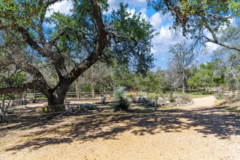 $595,000 | 23 Prestonwood Circle, Lakeway, TX 78734