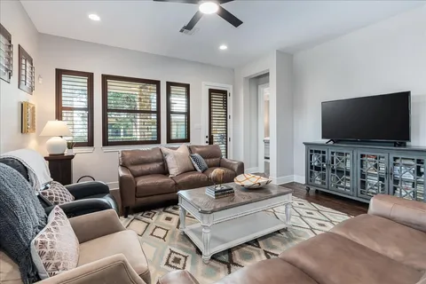 $595,000 | 23 Prestonwood Circle, Lakeway, TX 78734