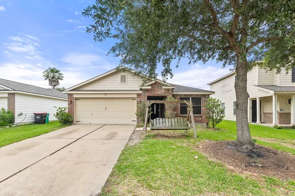 $1,950 | 7115 Northchase Lane, Richmond, TX 77469