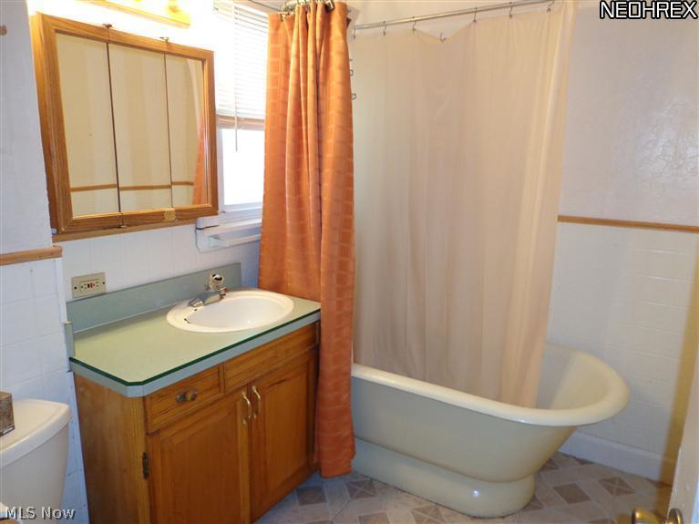 5109 Snow Road Cleveland, OH 44134 - Photo 10 of 16