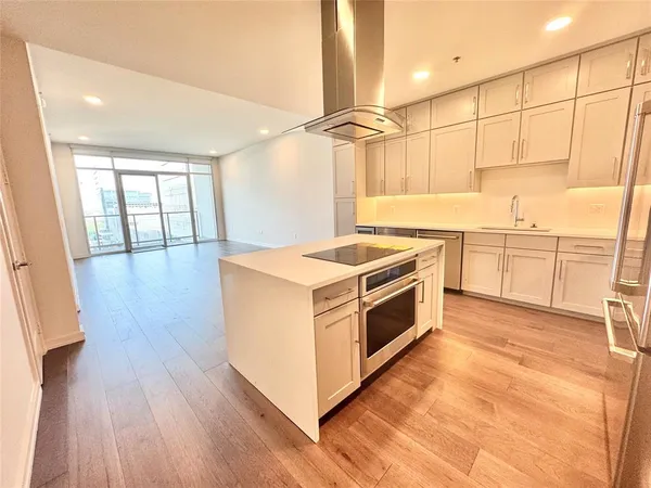 $3,499 | 6911 Cowboys Way, Unit 711, Frisco, TX 75034