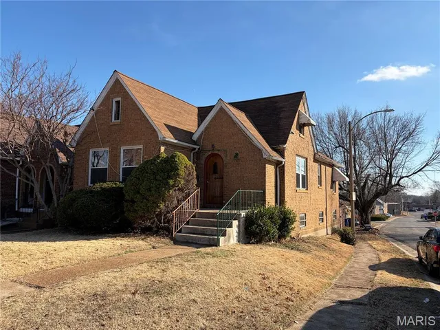 $159,900 | 6418 West Court, St. Louis, MO 63116