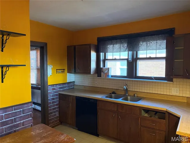 $159,900 | 6418 West Court, St. Louis, MO 63116