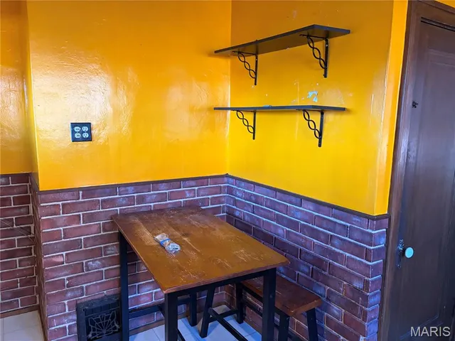 $159,900 | 6418 West Court, St. Louis, MO 63116