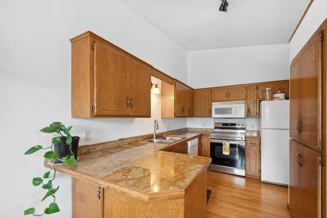 $2,500 | 14797 Lower Endicott Way, Apple Valley, MN 55124