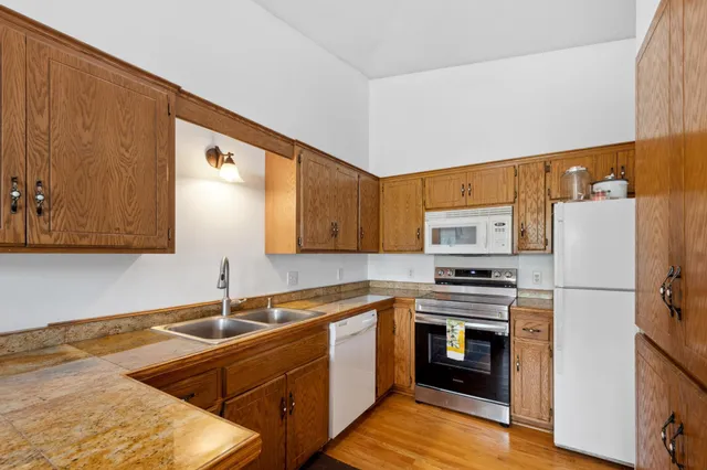 $2,500 | 14797 Lower Endicott Way, Apple Valley, MN 55124