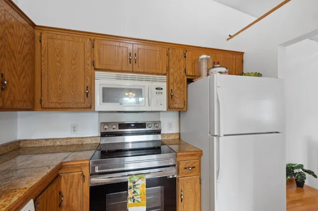 $2,500 | 14797 Lower Endicott Way, Apple Valley, MN 55124