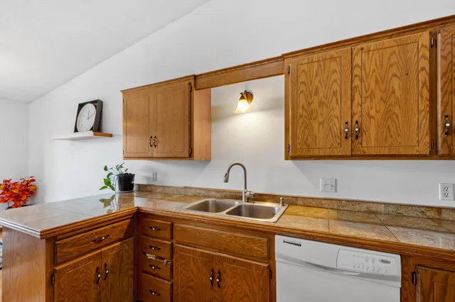 $2,500 | 14797 Lower Endicott Way, Apple Valley, MN 55124