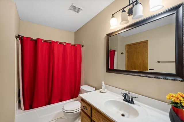 $2,500 | 14797 Lower Endicott Way, Apple Valley, MN 55124