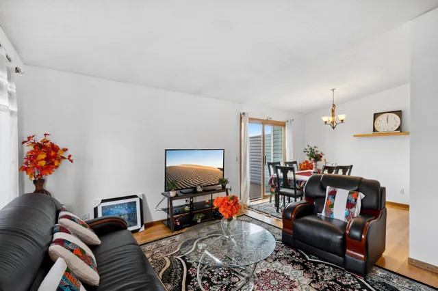 $2,500 | 14797 Lower Endicott Way, Apple Valley, MN 55124