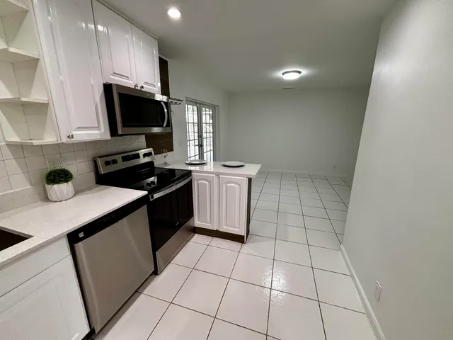 $3,650 | 9976 Liberty Road, Boca Raton, FL 33434