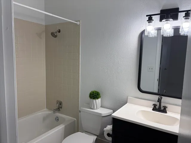 $3,650 | 9976 Liberty Road, Boca Raton, FL 33434