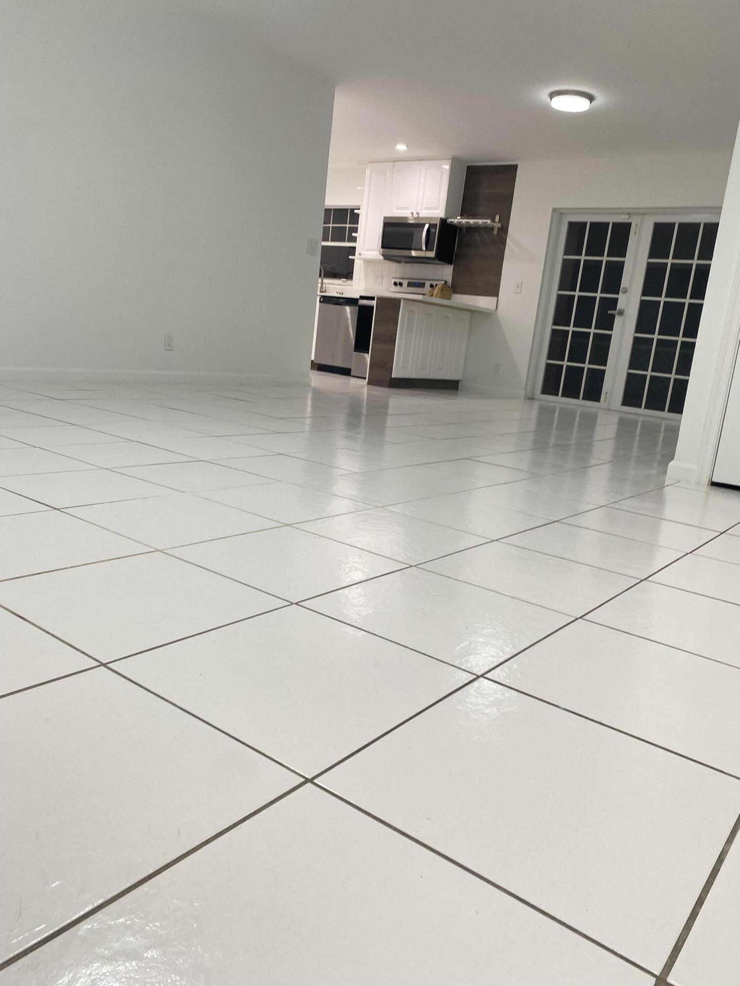 9976 Liberty Road Boca Raton, FL 33434 - Photo 5 of 26 IMG_7554