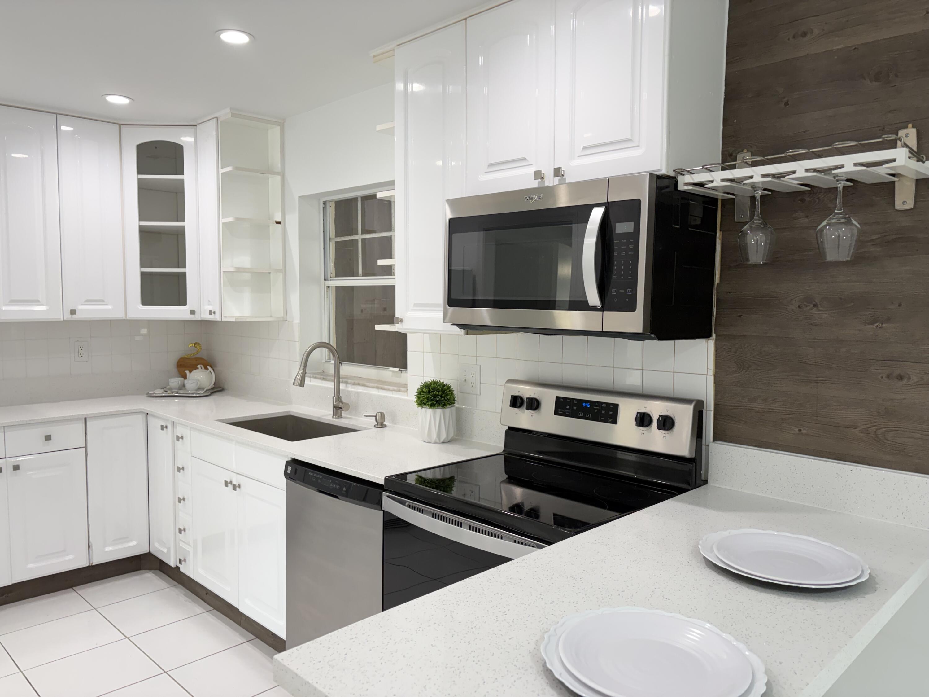 9976 Liberty Road Boca Raton, FL 33434 - Photo 9 of 26 IMG_7599