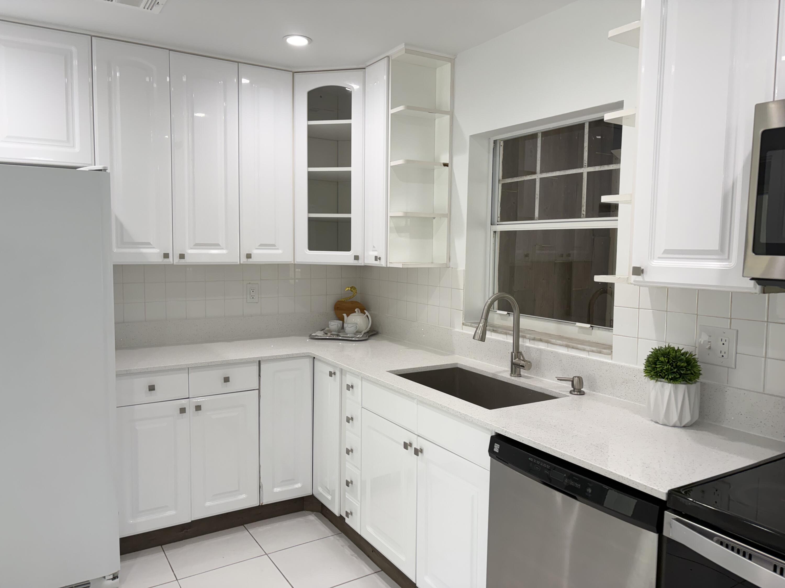 9976 Liberty Road Boca Raton, FL 33434 - Photo 10 of 26 IMG_7600