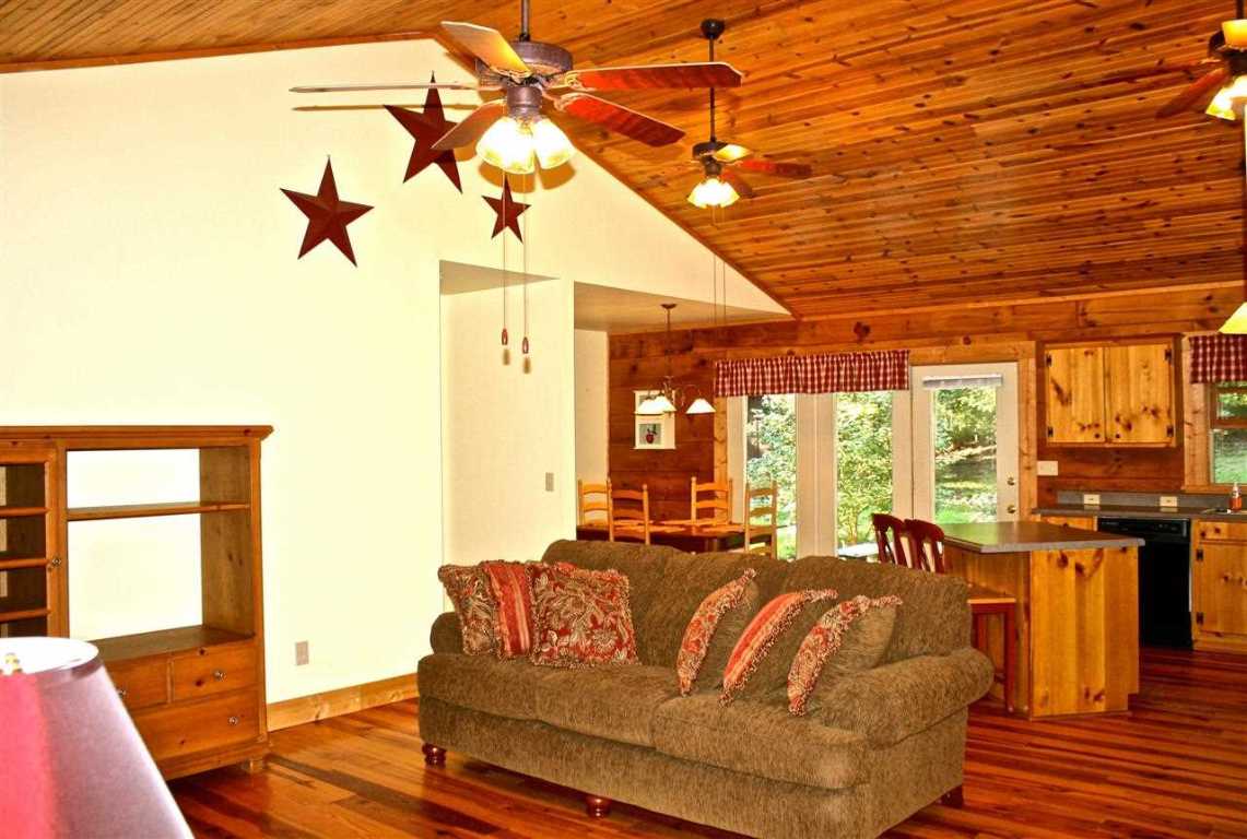 585 Pine Mountain Road Tamassee, SC 29686 - Photo 8 of 36 Gallery Image 8