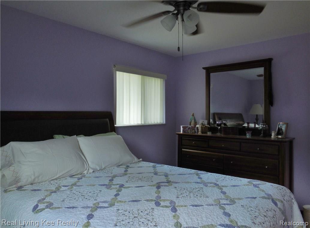 60 Windsor Road Rochester, MI 48307 - Photo 16 of 23 DSCN1659.JPG