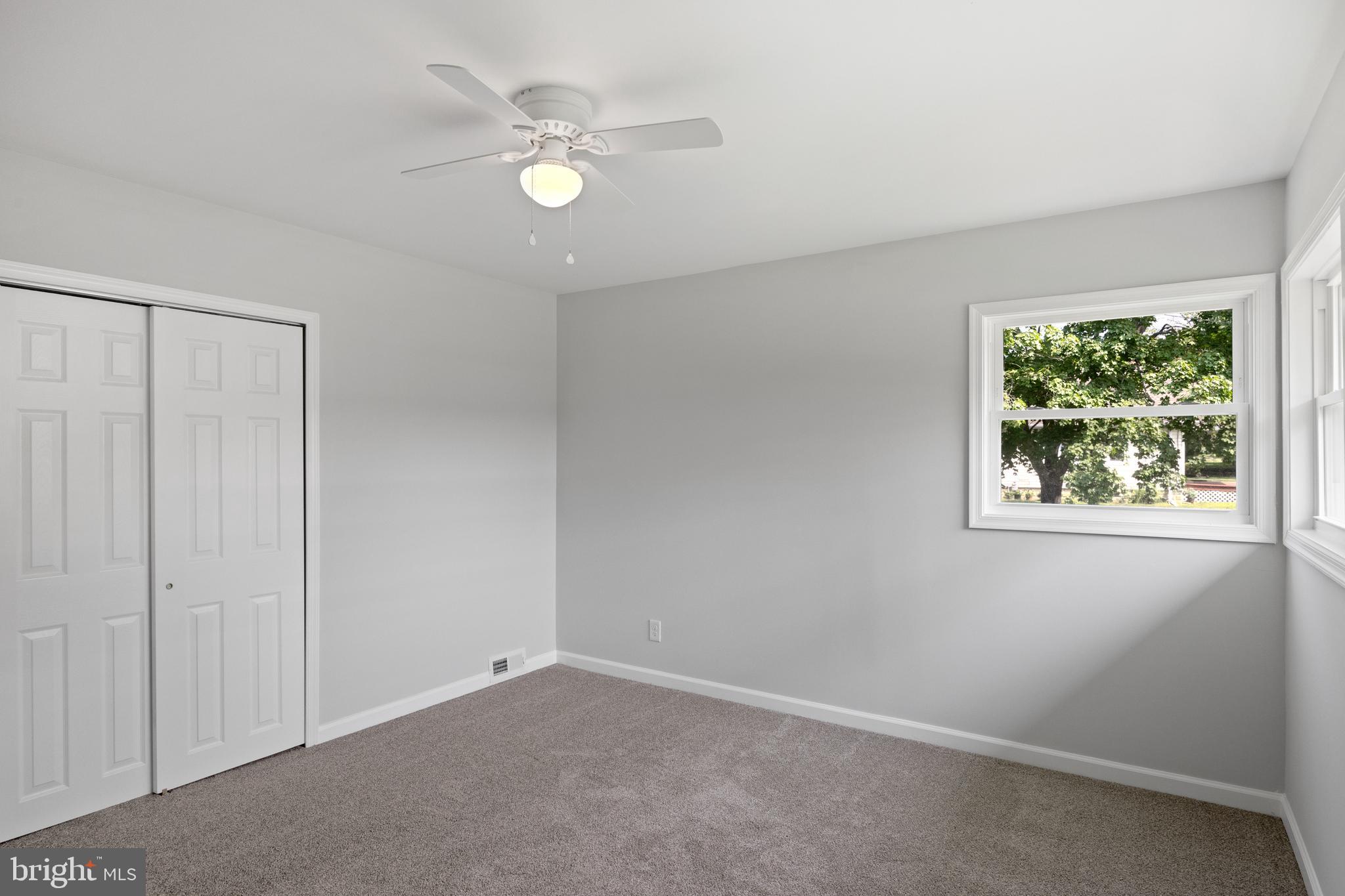 100 North Burlington Road Bridgeton, NJ 08302 - Photo 17 of 18 an empty room with a window
