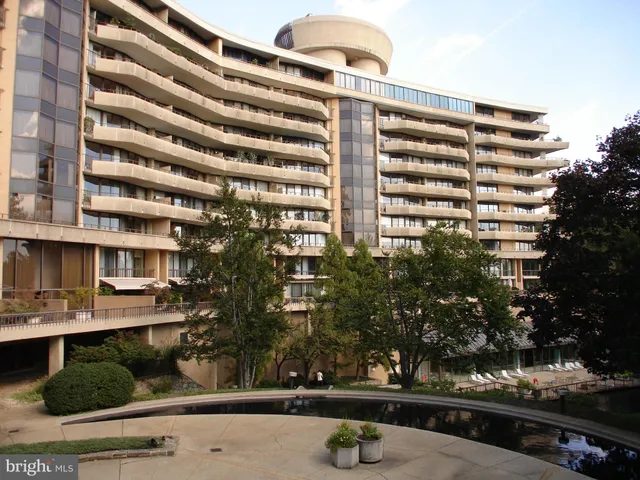 $1,000,000 | 4200 Northwest Massachusetts Avenue Northwest, Unit 615, Washington, DC 20016