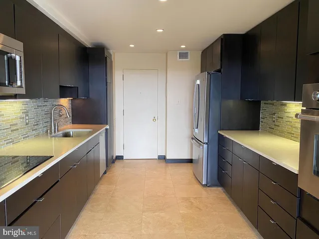 $1,000,000 | 4200 Northwest Massachusetts Avenue Northwest, Unit 615, Washington, DC 20016