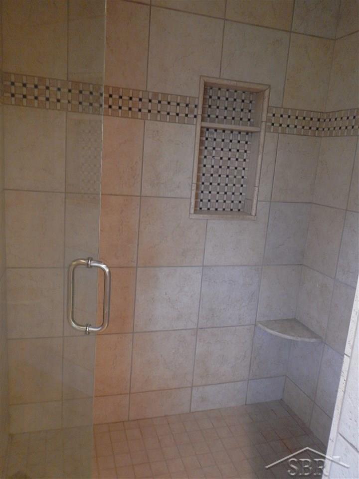 11210 Dice Road Freeland, MI 48623 - Photo 18 of 45 Master Bathroom Walk-In S