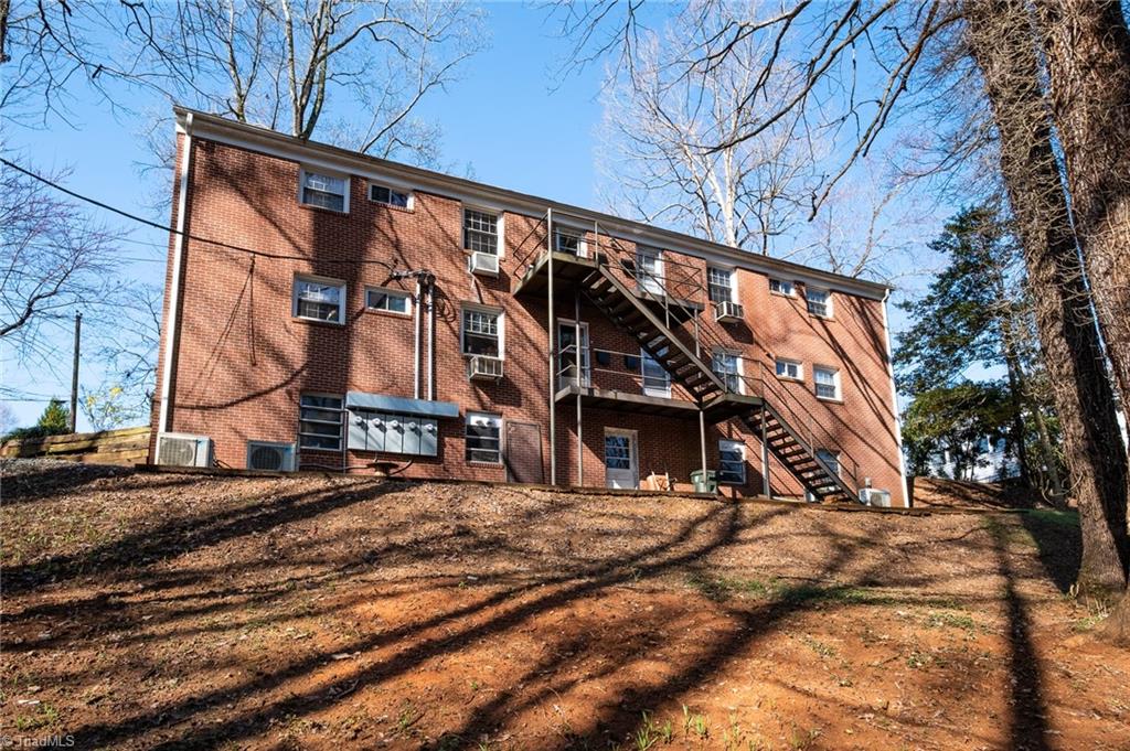 818 West Main Street Elkin, NC 28621 - Photo 6 of 20