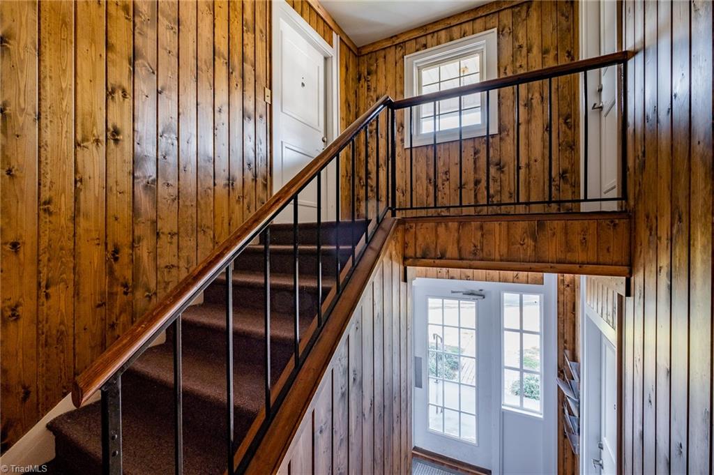 818 West Main Street Elkin, NC 28621 - Photo 9 of 20