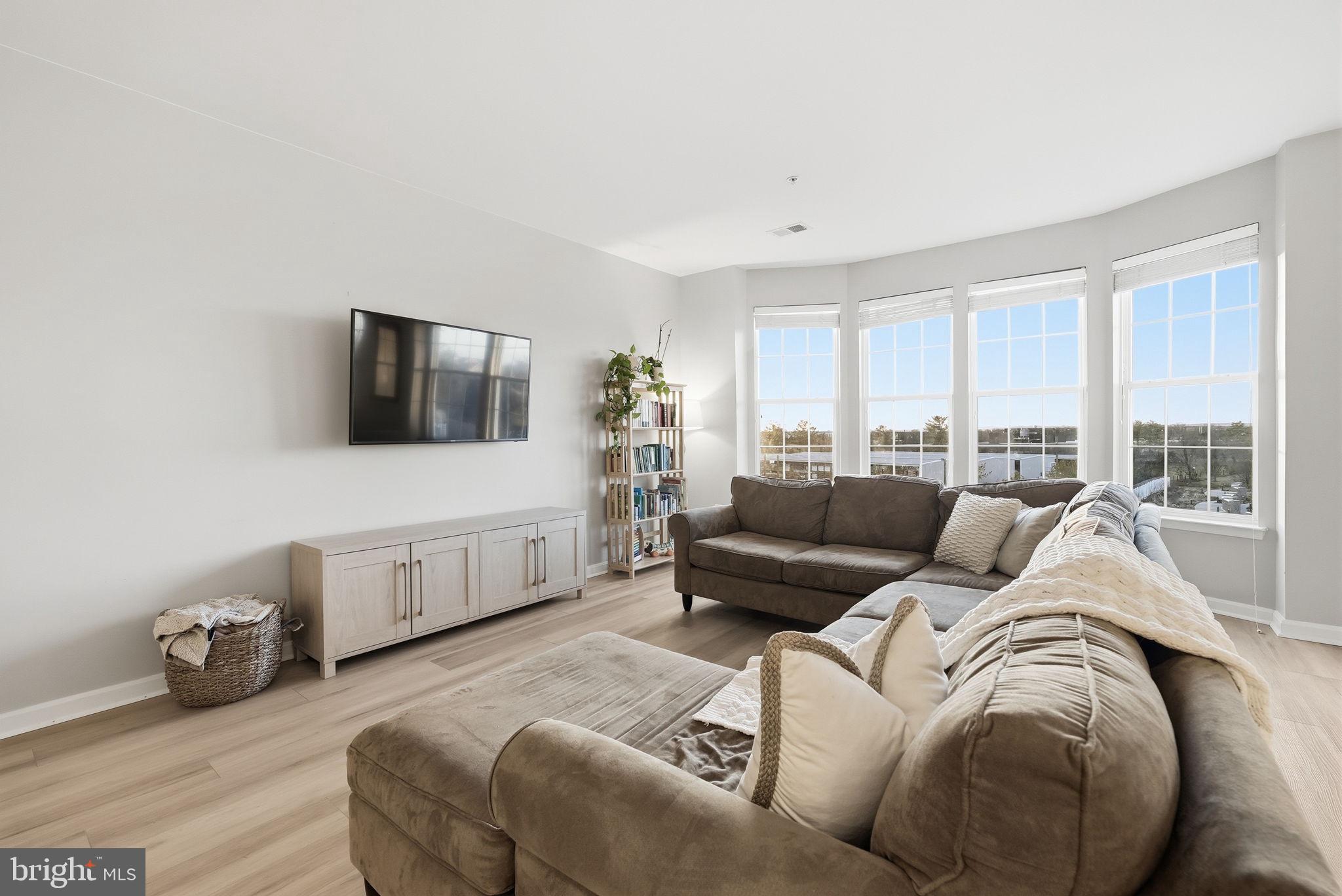 9455 Stonewall Road Manassas, VA 20110 - Photo 2 of 35