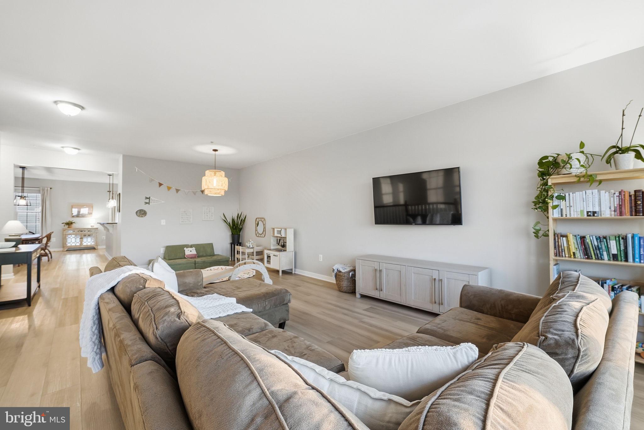 9455 Stonewall Road Manassas, VA 20110 - Photo 6 of 35