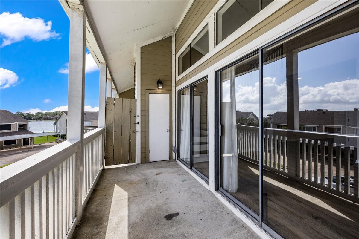 154 April Point Drive South Conroe, TX 77356 - Photo 18 of 23