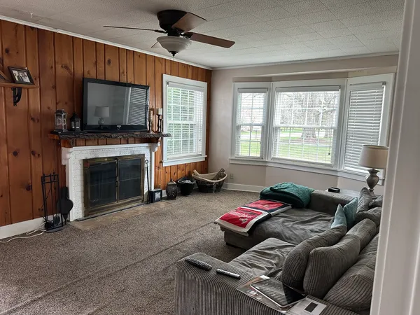 $95,000 | 627 Genesee Avenue, Morrison, IL 61270