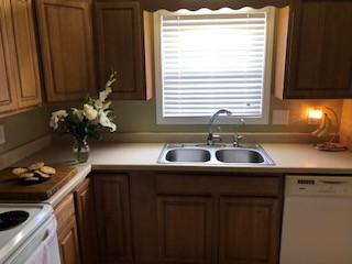 2201 Cherokee Road, Unit 1 Johnson City, TN 37604 - Photo 3 of 7 Gallery Image 3