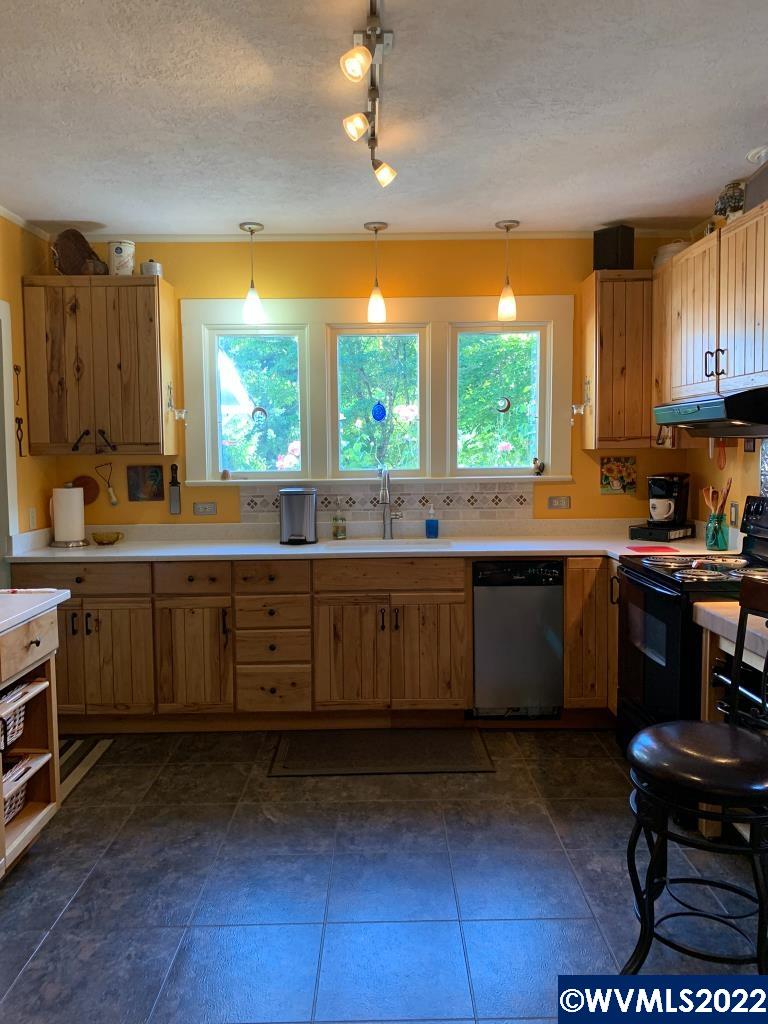5135 Waymire Road Falls City, OR 97344 - Photo 19 of 42