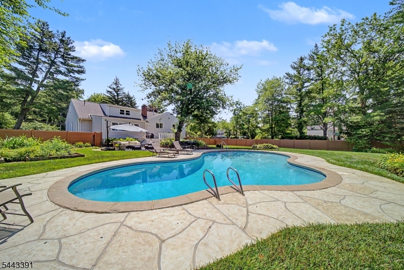 6 Coventry Road Livingston, NJ 07039 - Photo 3 of 37