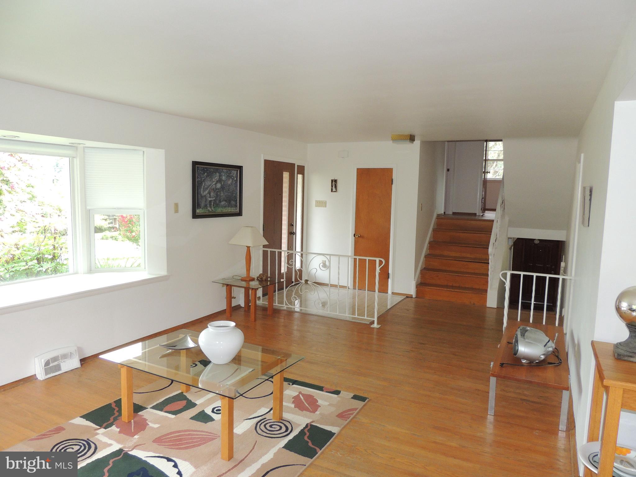 2040 Robert Road Jenkintown, PA 19046 - Photo 4 of 30