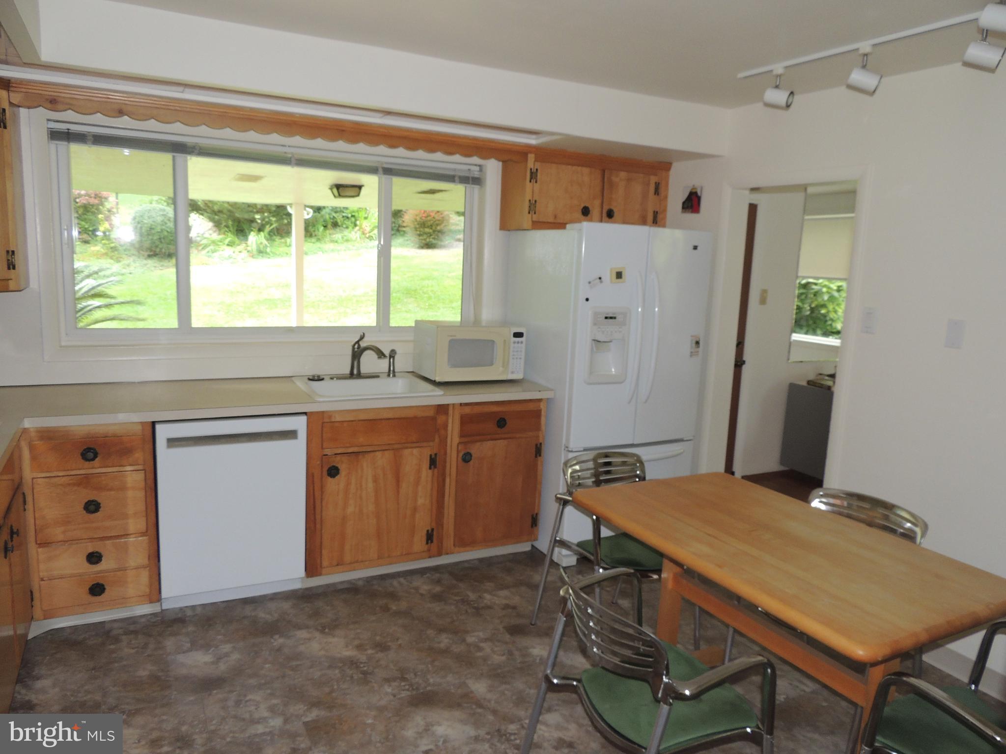 2040 Robert Road Jenkintown, PA 19046 - Photo 10 of 30