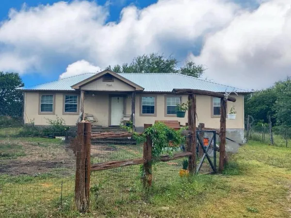 $185,000 | 115 Cherry, Camp Wood, TX 78833