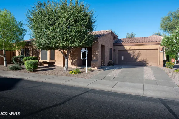 $2,300 | 7030 South 30th Street, Phoenix, AZ 85042