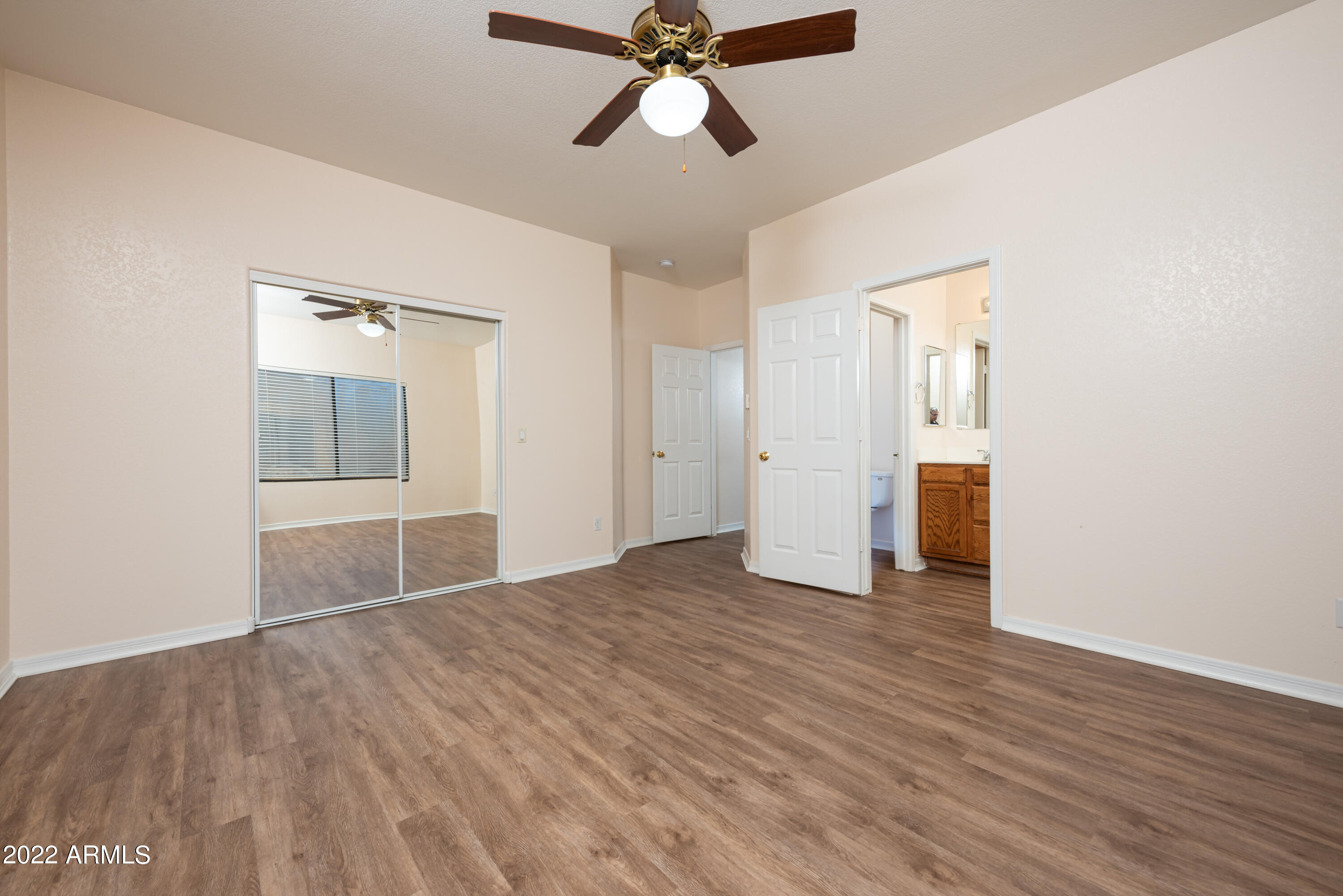 7030 South 30th Street Phoenix, AZ 85042 - Photo 7 of 18 a view of an empty room and window
