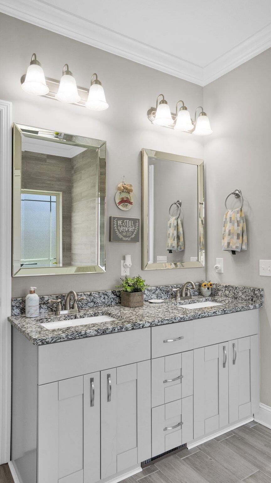 614 Graysville Road Chattanooga, TN 37421 - Photo 23 of 28 Double vanity