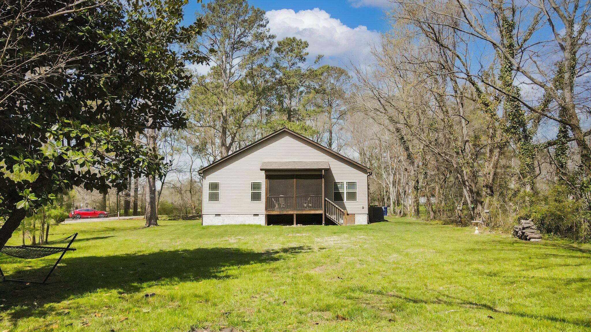 614 Graysville Road Chattanooga, TN 37421 - Photo 26 of 28 backyard view
