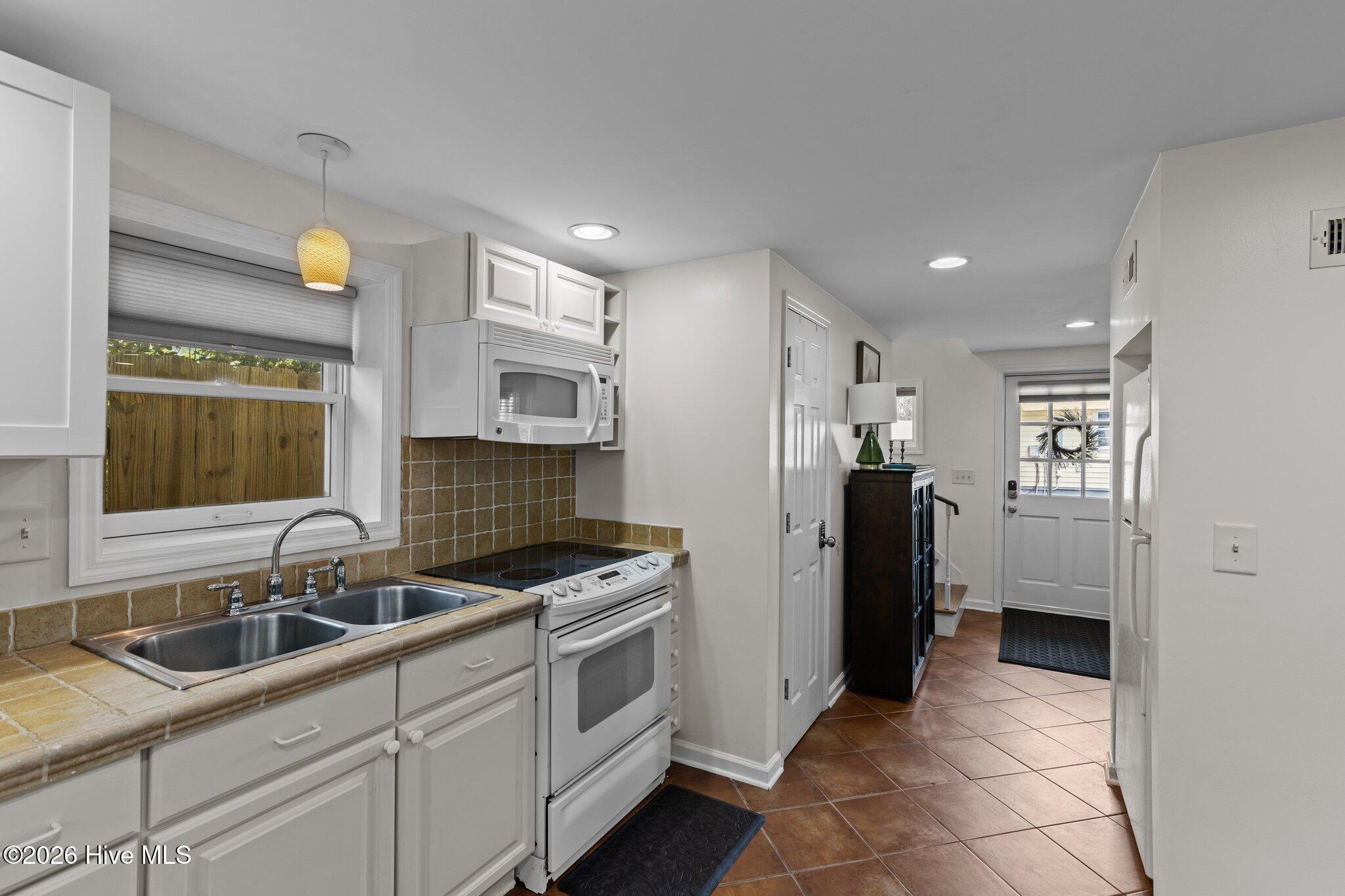 508 George Street, Unit A New Bern, NC 28560 - Photo 11 of 33 15-web-or-mls-2I3A0009