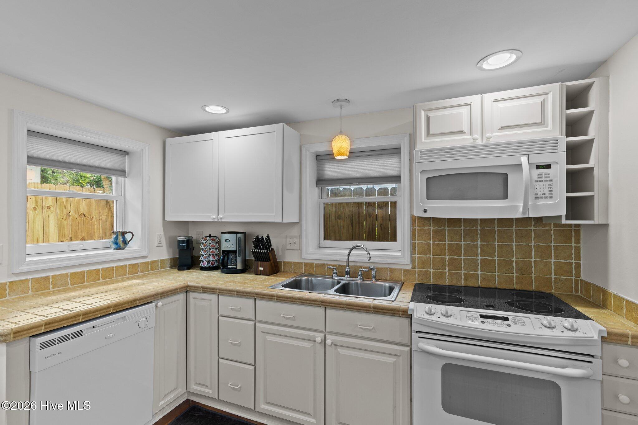 508 George Street, Unit A New Bern, NC 28560 - Photo 12 of 33 16-web-or-mls-2I3A0012