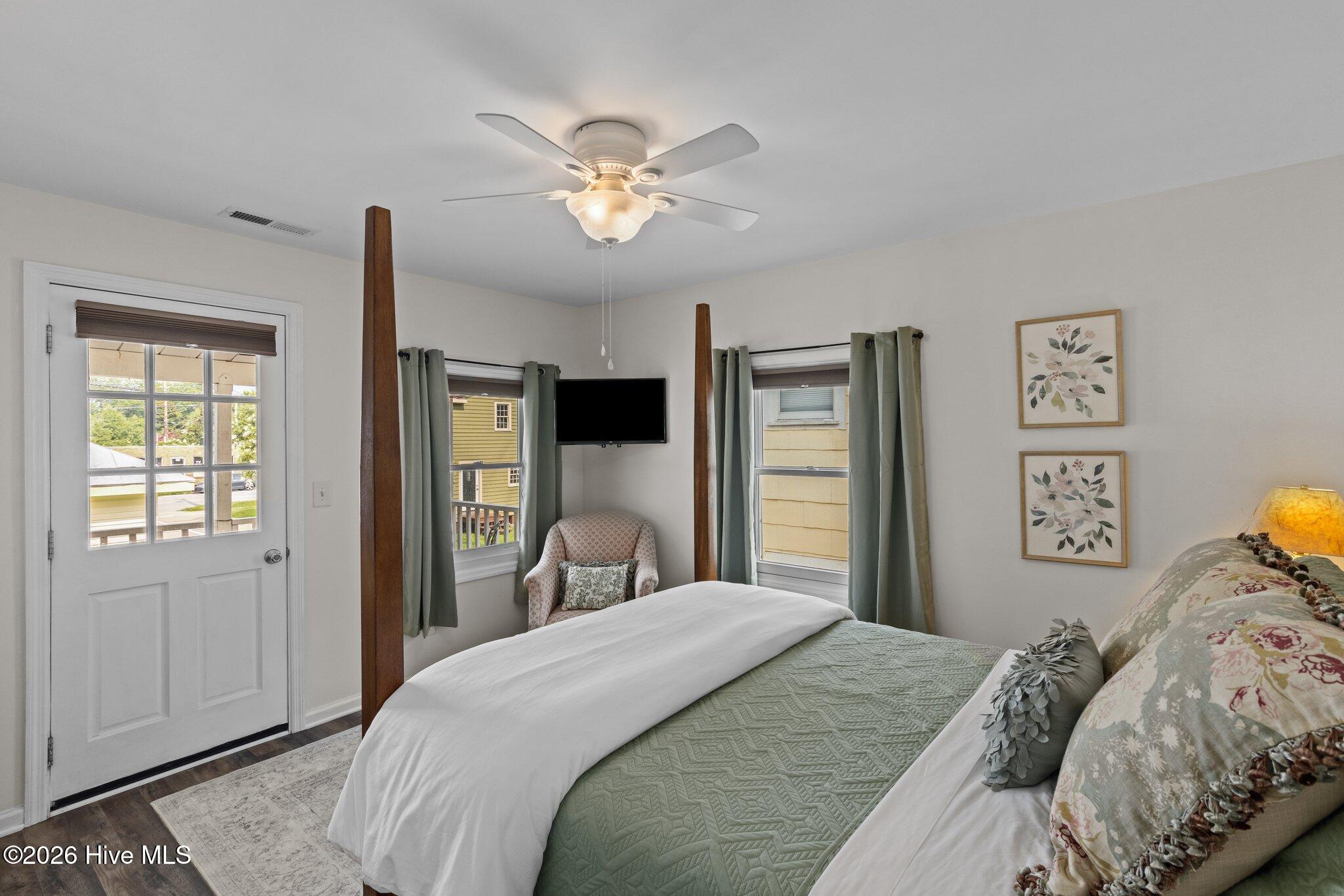 508 George Street, Unit A New Bern, NC 28560 - Photo 17 of 33 28-web-or-mls-2I3A0045