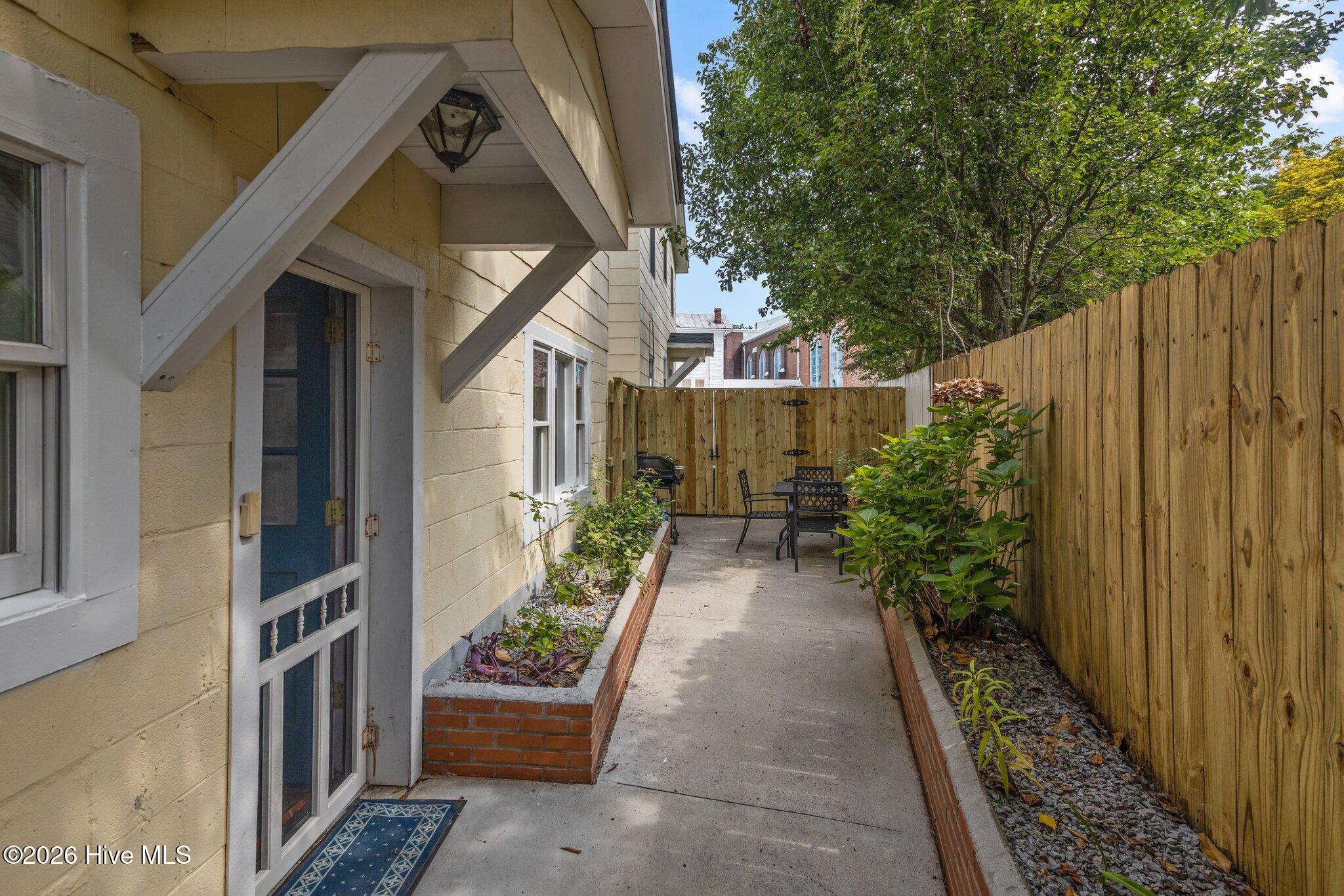 508 George Street, Unit A New Bern, NC 28560 - Photo 27 of 33 6-web-or-mls-2I3A0001